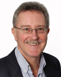 Headshot of Tim Dixon, program manager of IEA Greenhouse Gas and GoMCarb advisory committee chair